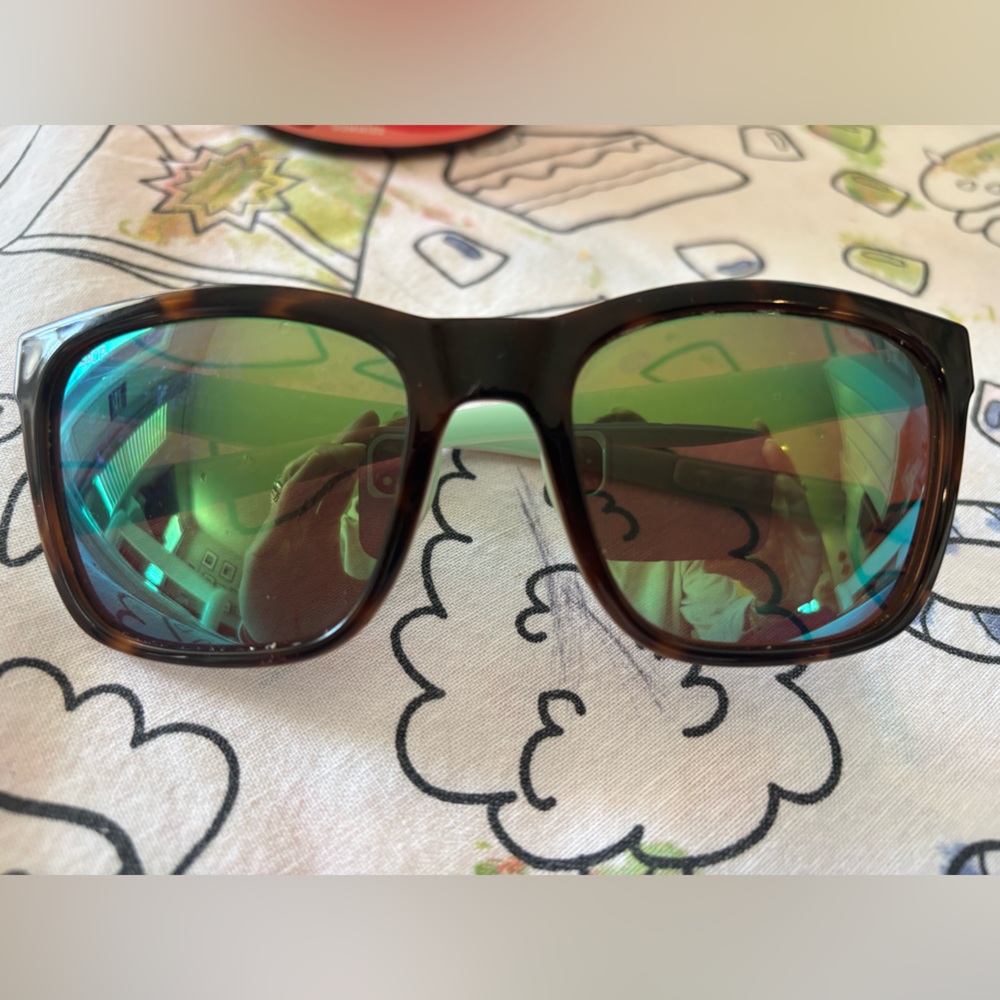 Costa Panga in Shiny tortoise / sea foam crystal